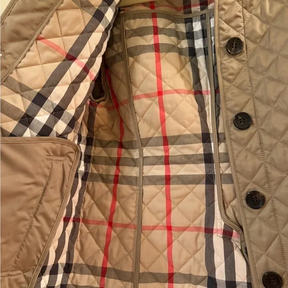 Burberry Beige Quilted Jacket with Check Lining - Picture 4 of 9